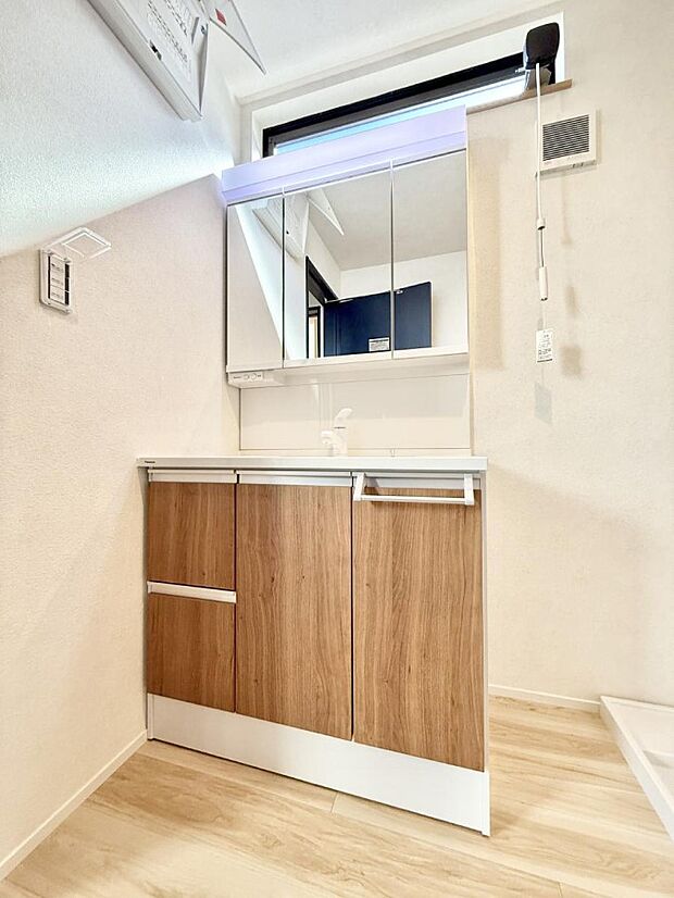 【洗面台・洗面所】■朝の準備がスムーズにできる広さです