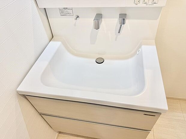 【ハンドシャワー付洗面台】■手洗いや顔を洗う時も快適に使える便利なシャワー