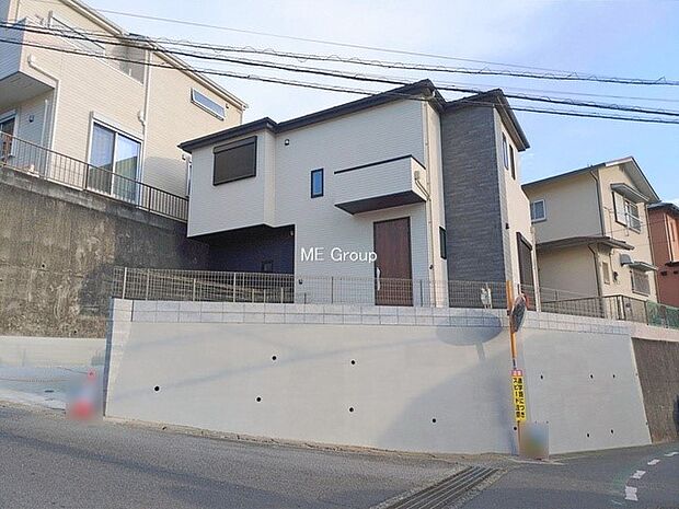 【現地外観写真】落ち着いたお洒落な外観  