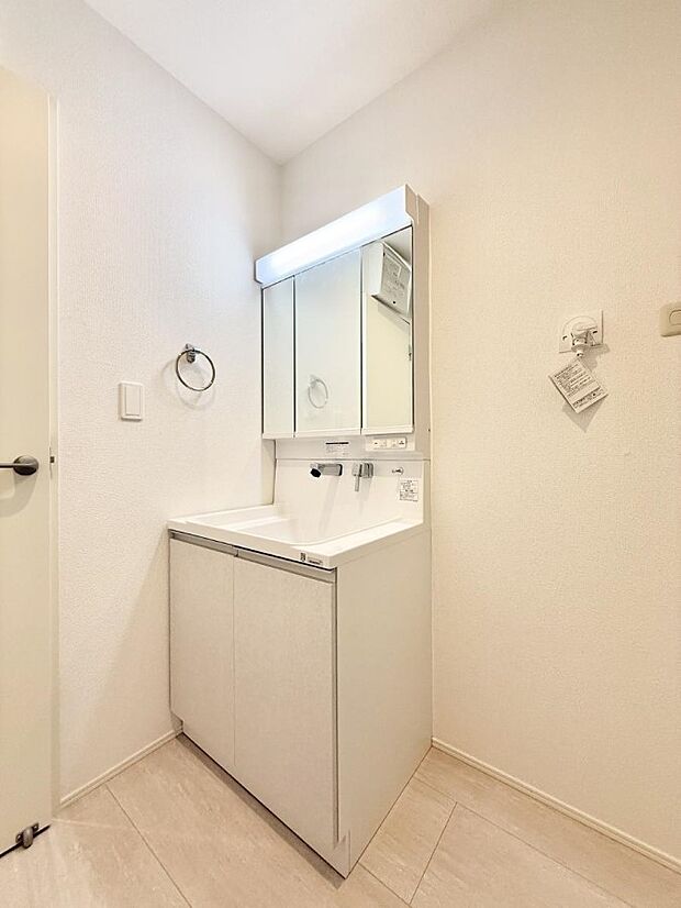 【洗面台・洗面所】お洒落で清潔感のある洗面所です！  