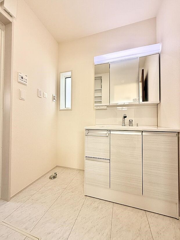 【洗面台・洗面所】■清潔感があり、気持ちよく使えます