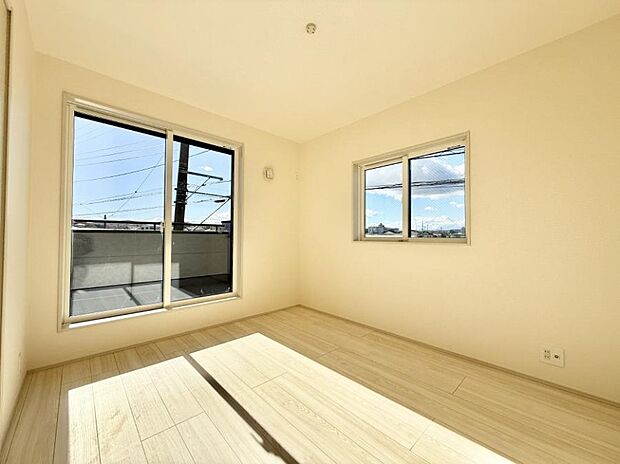 【子供部屋】■大きな窓は開放感があり、明るさ通風バッチリです