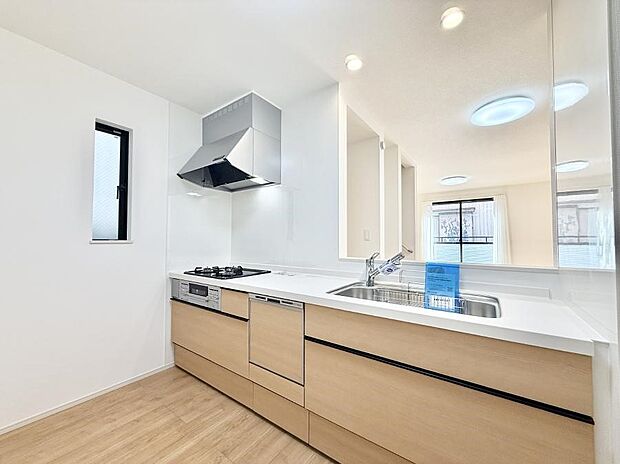 【ダイニングキッチン】■キレイに片付く、使いやすいキッチン