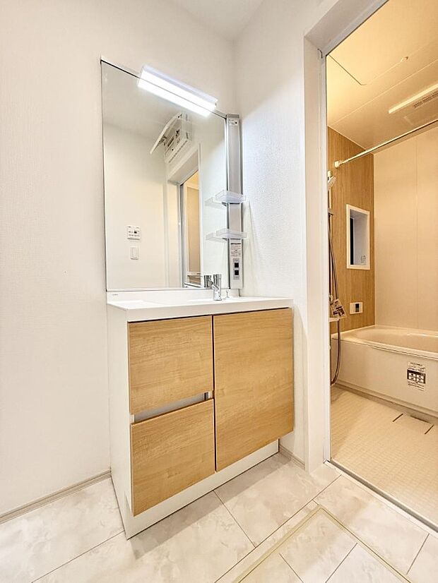 【洗面台・洗面所】■朝の準備がスムーズにできる広さです