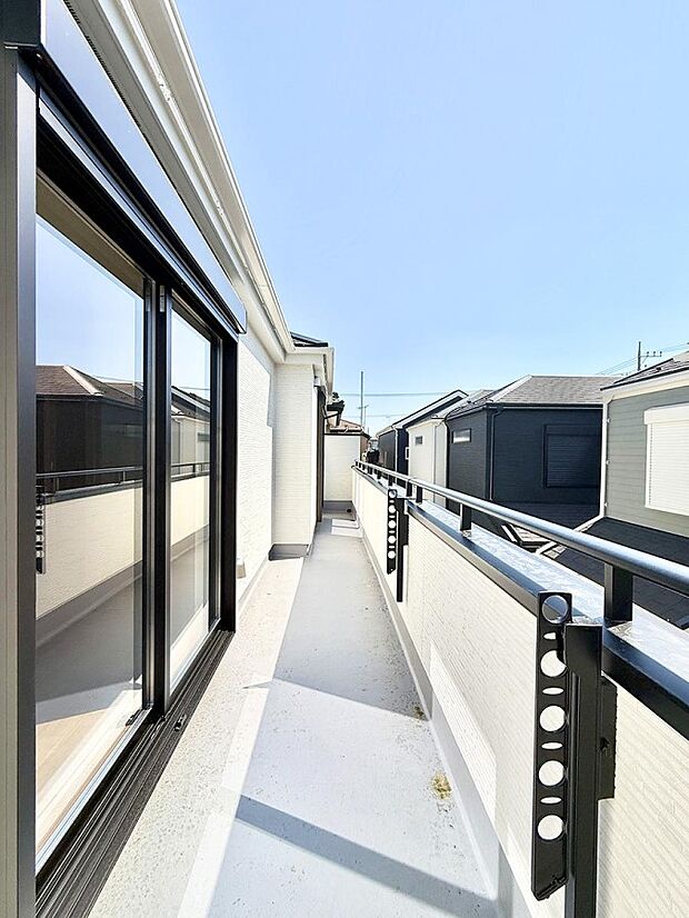 【バルコニー】お洗濯物がよく乾く陽当たり良好のバルコニーです!