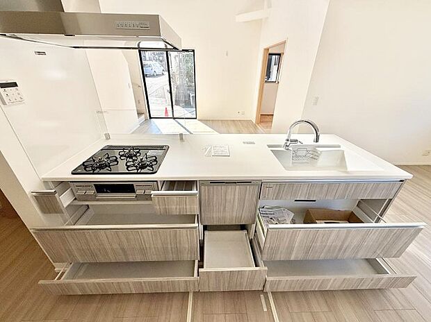 【キッチン】■シンプルで機能的、毎日使いやすいキッチン