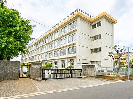 平塚市立中原中学校 180m(3分)