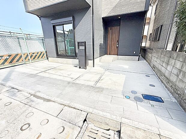 【駐車場】■快適な駐車スペースで安心