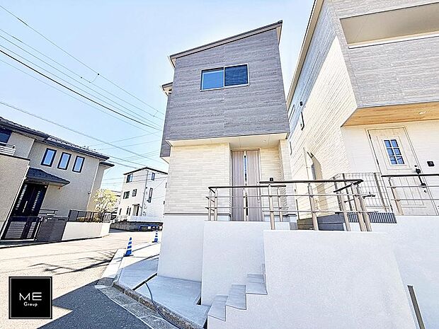 【現地外観写真】■家族みんなが笑顔で過ごせる、安心感のある住まい