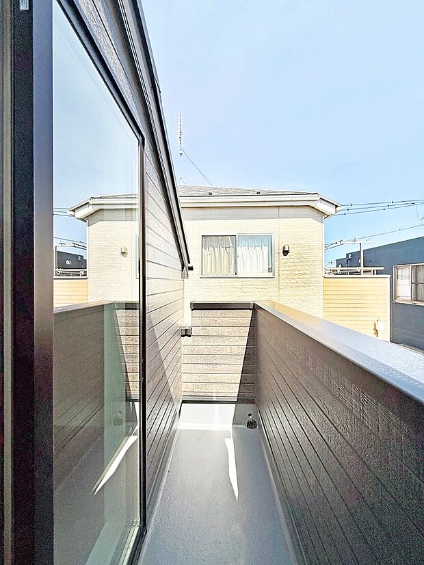 【バルコニー】■ 空を眺めながら、ほっと一息つける特別な空間