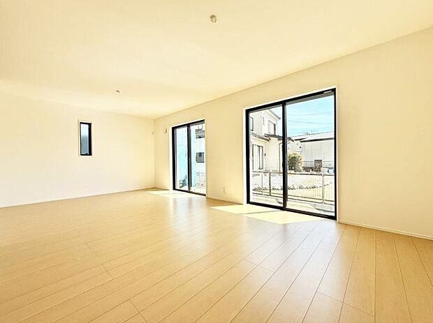 【リビング】■光と風を感じる、リラックスできる空間