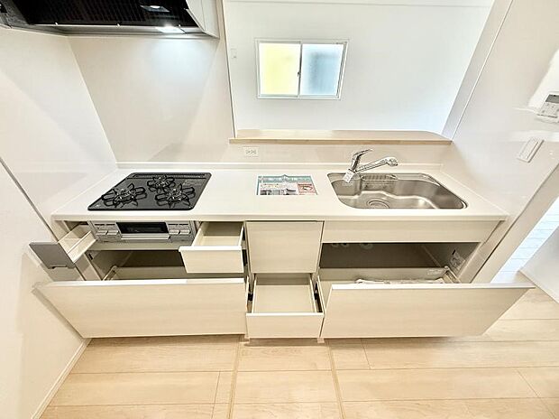 【キッチン】■シンプルで機能的、毎日使いやすいキッチン