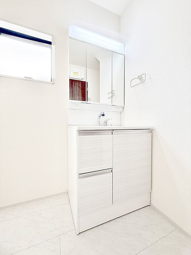 【洗面台・洗面所】■朝の準備がスムーズにできる広さです