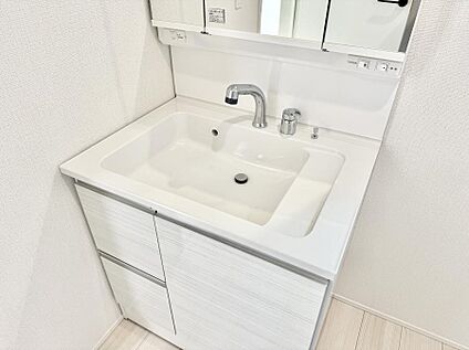 ハンドシャワー付洗面台