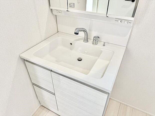 【ハンドシャワー付洗面台】■手洗いや顔を洗う時も快適に使える便利なシャワー