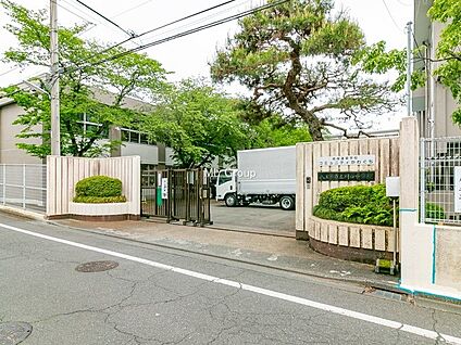 八王子市立川口中学校 1241m(16分)