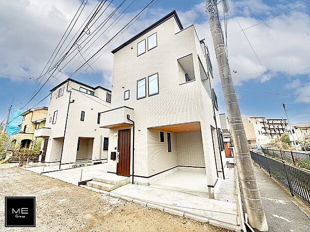 【現地外観写真】■家族みんなが笑顔で過ごせる、安心感のある住まい