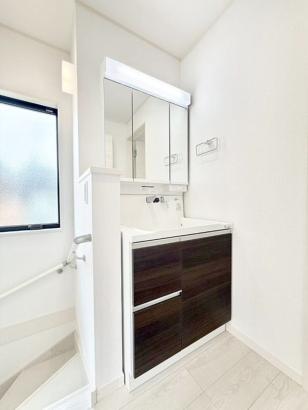 【洗面台・洗面所】■朝の準備がスムーズにできる広さです