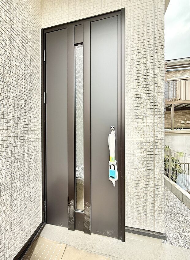 【玄関】■ 帰るたびにホッとする、安心感のある佇まい