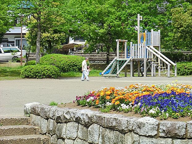 さぎさか公園（約300m・徒歩4分）