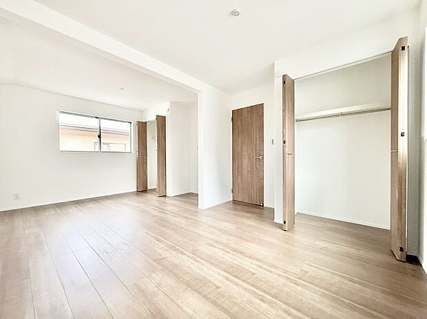 【寝室】■家具をうまく配置すれば広々とした空間を使い動きやすく、リラックスした時間が過ごせます