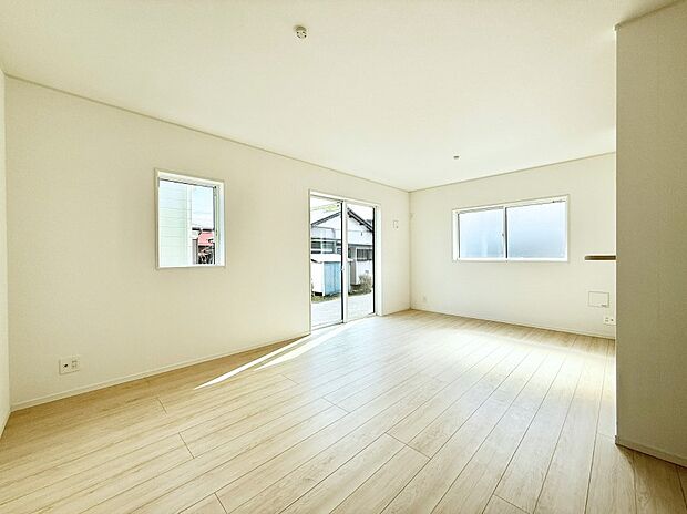 【リビングダイニング】■日常をちょっと特別にする、憩いの空間