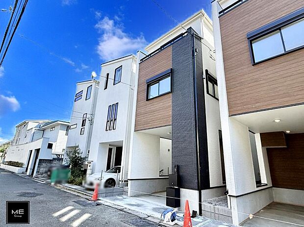 【現地外観写真】■家族みんなが笑顔で過ごせる、安心感のある住まい