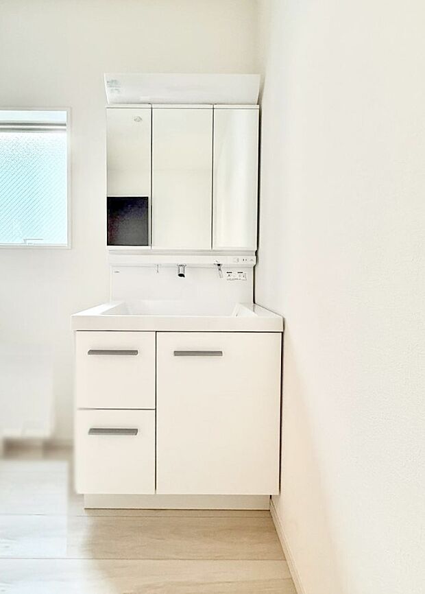 【洗面台・洗面所】■明るい洗面所は毎朝の歯磨きも楽しくできちゃいそうです♪