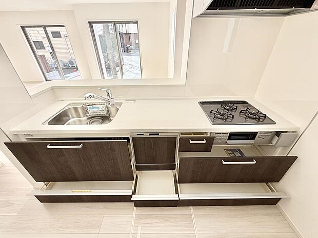 【キッチン】■シンプルで機能的、毎日使いやすいキッチン