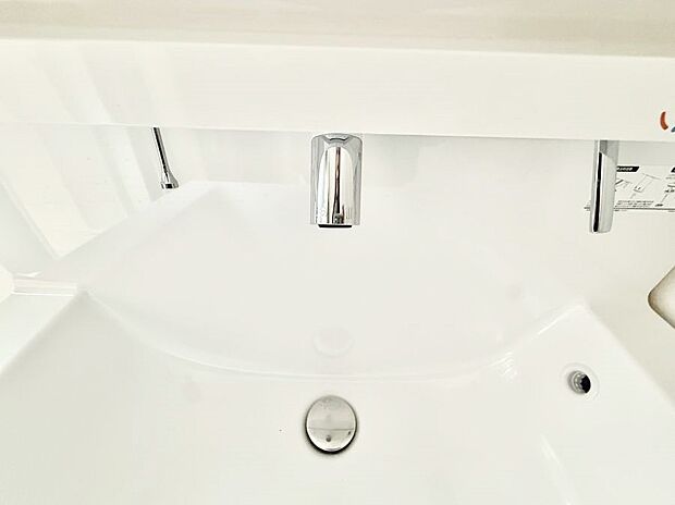 【ハンドシャワー付洗面台】■手洗いや顔を洗う時も快適に使える便利なシャワー