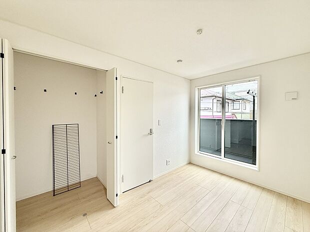 【リビング以外の居室】■広いクローゼット、収納は多い方が嬉しいですね!