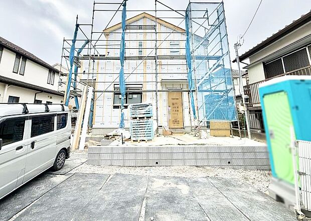 【現地外観写真】■暮らしを彩る充実した設備仕様が備わった住まい