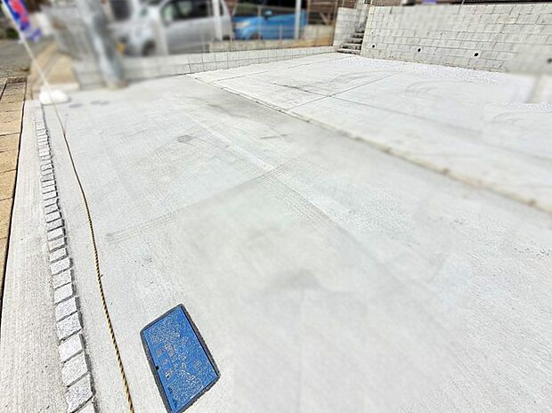 【駐車場】広い駐車場スペースが魅力的です