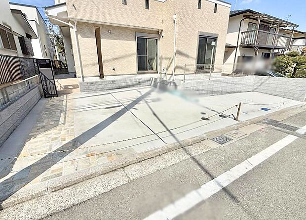 【駐車場】■屋外200Vコンセント設置でEV車充電可能です!駐車3台可!