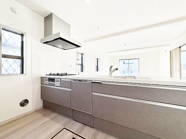 【キッチン】■シンプルで機能的、毎日使いやすいキッチン