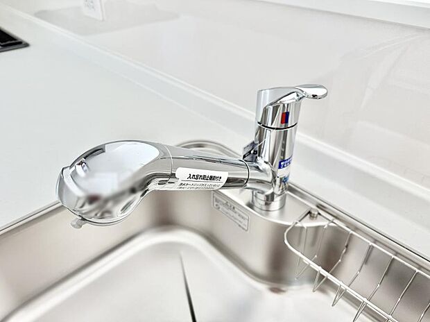 【浄水器】■清潔でおいしい水を手軽に供給してくれます