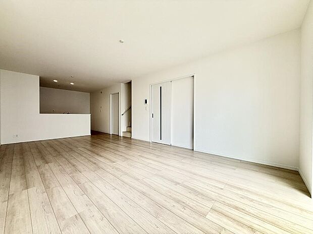 【リビング】■インテリアを考えるのが楽しみな広いリビングです！