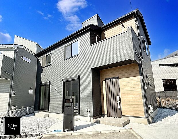 【現地外観写真】■暮らしを彩る充実した設備仕様が備わった住まい