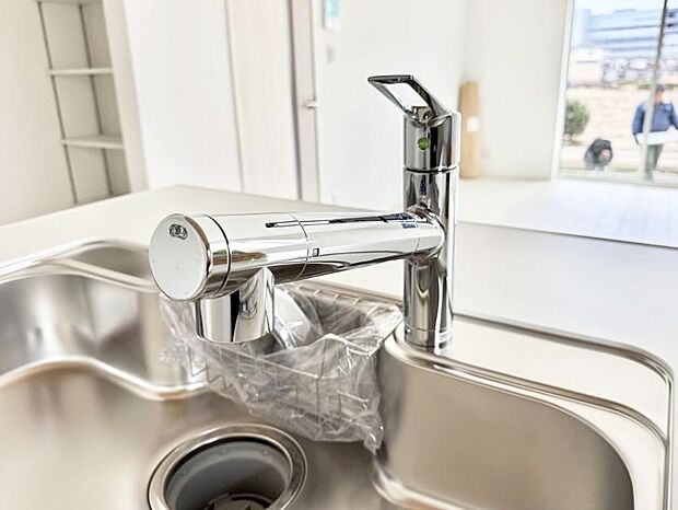 【浄水器】■清潔でおいしい水を手軽に供給してくれます