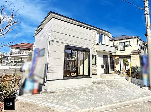 【現地外観写真】■暮らしを彩る充実した設備仕様が備わった住まい