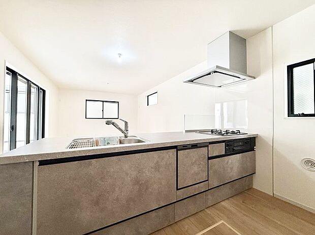 【ダイニングキッチン】■美味しさの魔法がかかる、特別なキッチン