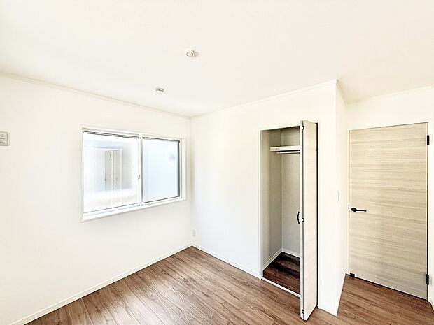 【リビング以外の居室】■落ち着いた雰囲気のお部屋で心が安らぐ空間