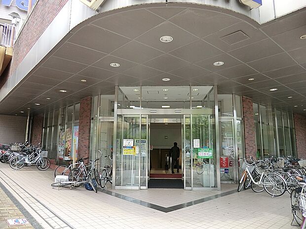 スーパー三和こどもの国店（約700m・徒歩9分）