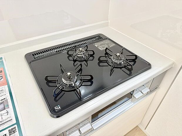 【3口ガスコンロ】■複数の鍋が同時に使えますね