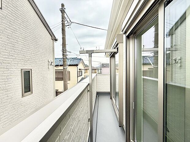 【バルコニー】■お洗濯物がよく乾く陽当たり良好のバルコニーです！