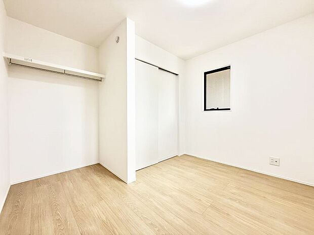 【洋室】自分だけのスペース　どんなお部屋にするかとっても楽しみですね  