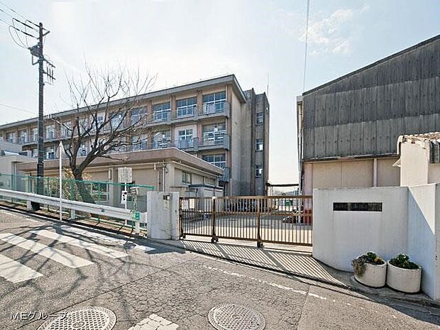 横浜市立東本郷小学校（約1,100m・徒歩14分）