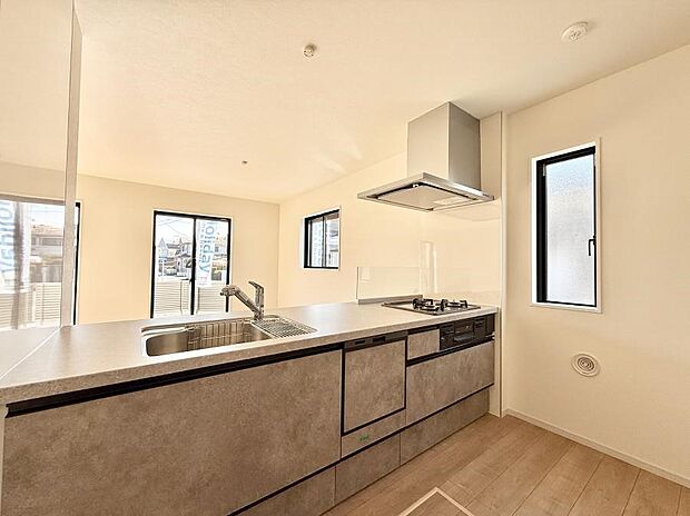 【ダイニングキッチン】■キレイに片付く、使いやすいキッチン