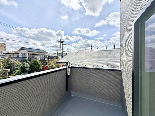 【バルコニー】■お洗濯物がよく乾く陽当たり良好のバルコニーです!