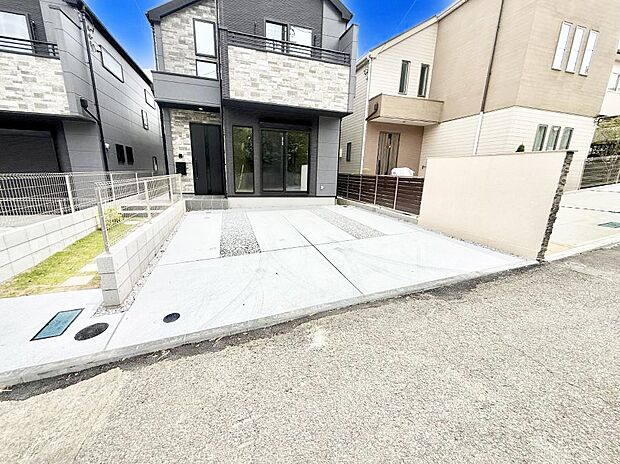 【駐車場】2号棟 ■自宅にある駐車スペースなので安心ですね